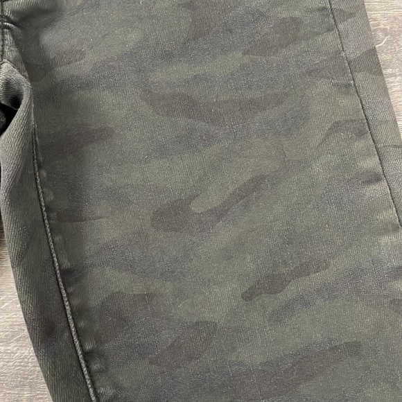 American Eagle Camouflage Jeans - Picture 4 of 4